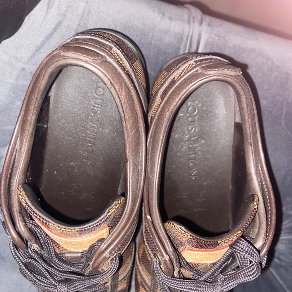 LV SNEAKERS - Picture 2 of 5